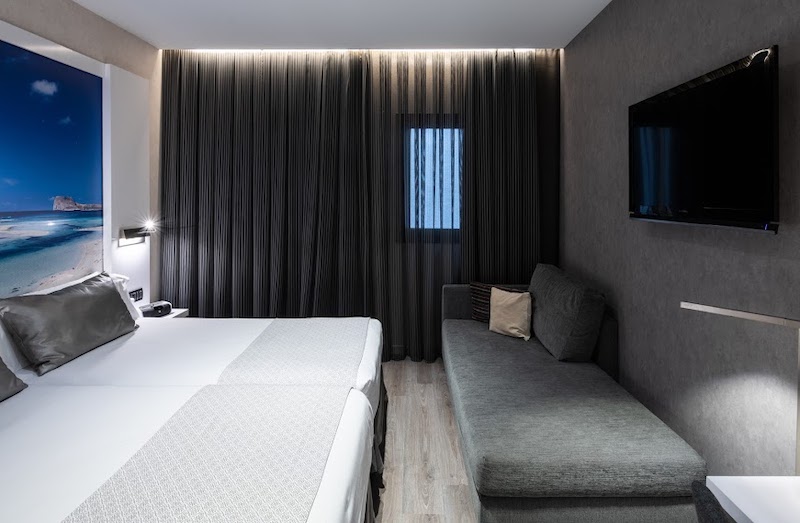 habitacion doble catalonia gran via bcn 02