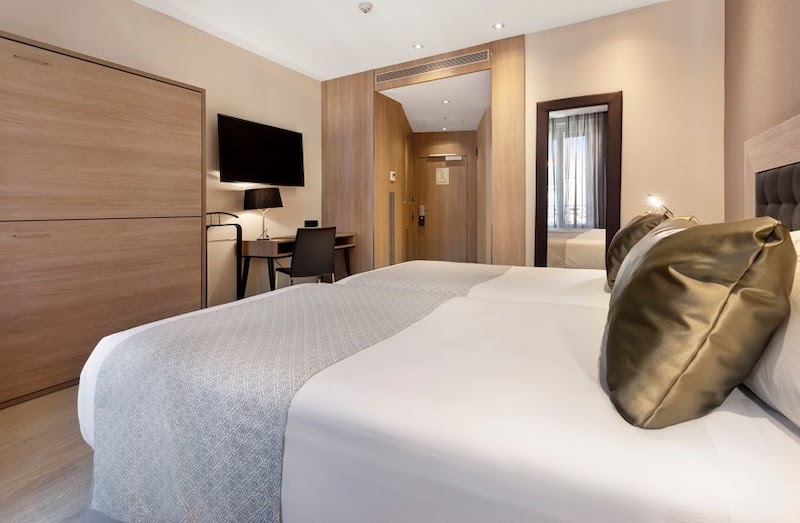 habitacion familiar catalonia plaza mayor 02