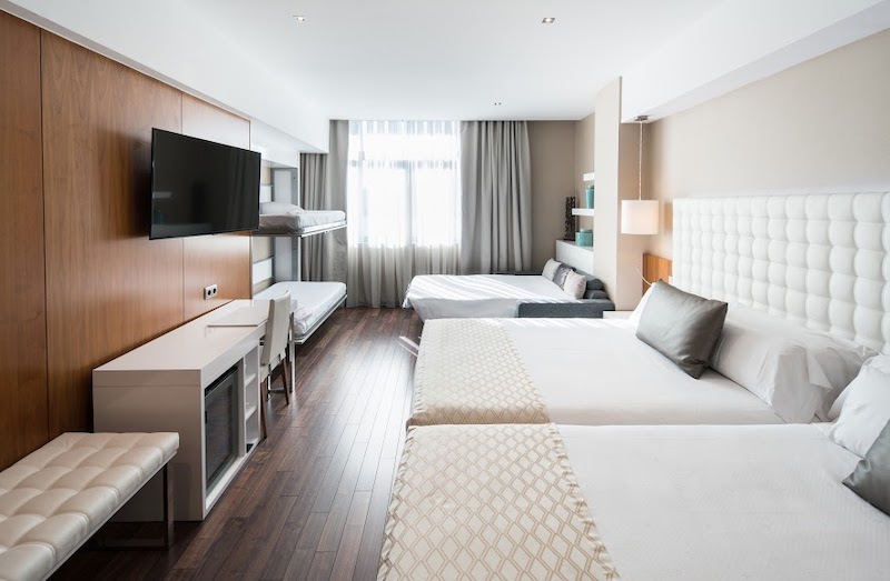 habitacion familiar catalonia ramblas 01