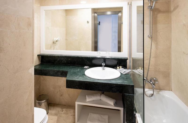 habitacion individual catalonia bristol 04