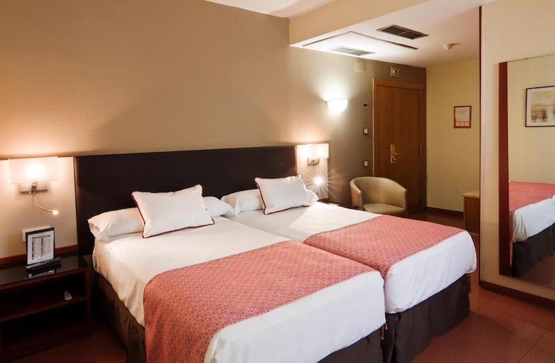 habitacion individual catalonia hispalis 02