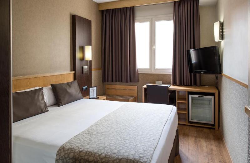 habitacion individual catalonia sagrada familia 03