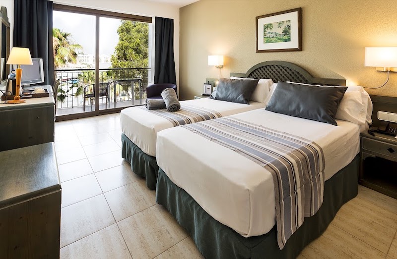 habitacion individual catalonia ses estaques 01