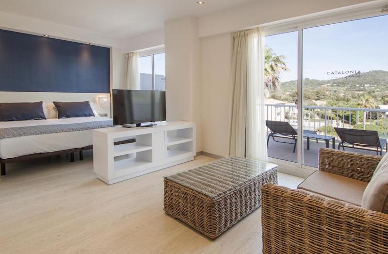 habitacion junior suite catalonia del mar 04