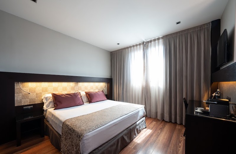 habitacion junior suite catalonia port 04