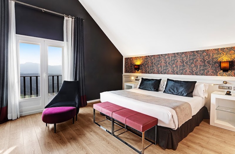 habitacion junior suite catalonia reina victoria 01