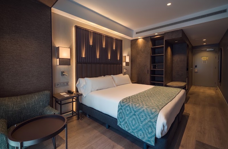 habitacion premium catalonia gran via bilbao 05