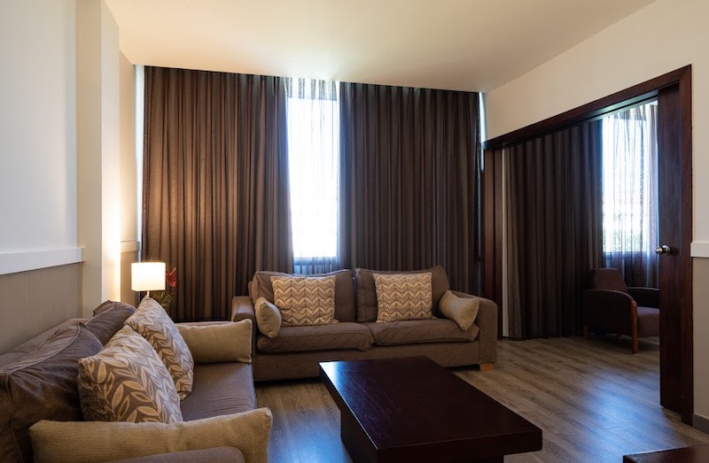 habitacion suite catalonia gran hotel verdi 02