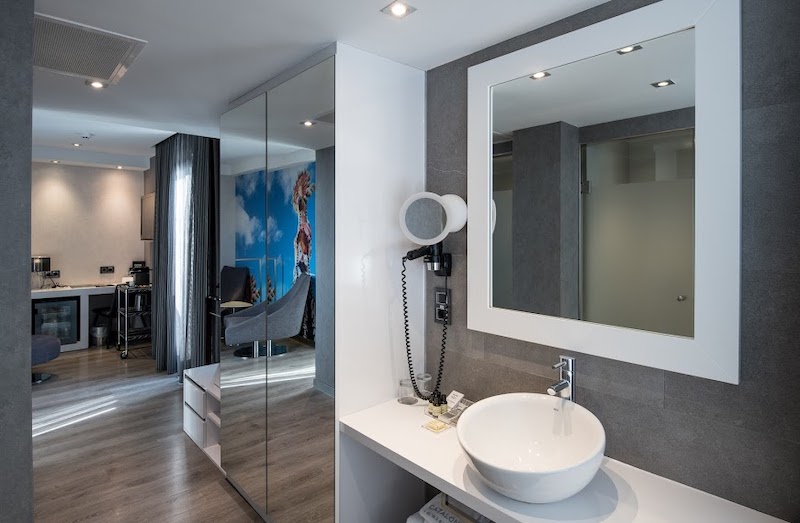 habitacion suite catalonia gran via bcn 06