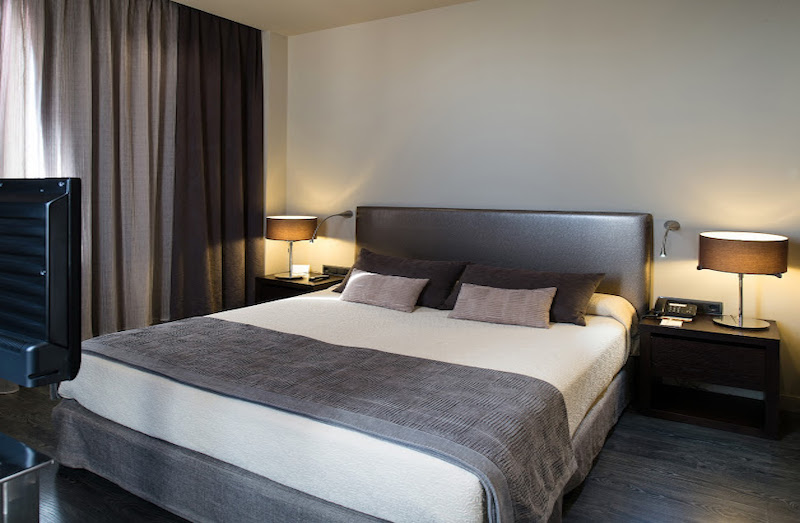 habitacion suite catalonia portal del angel 01