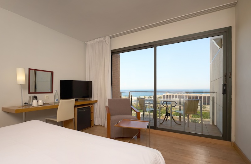 habitacion superior balcon catalonia barcelona beach 03