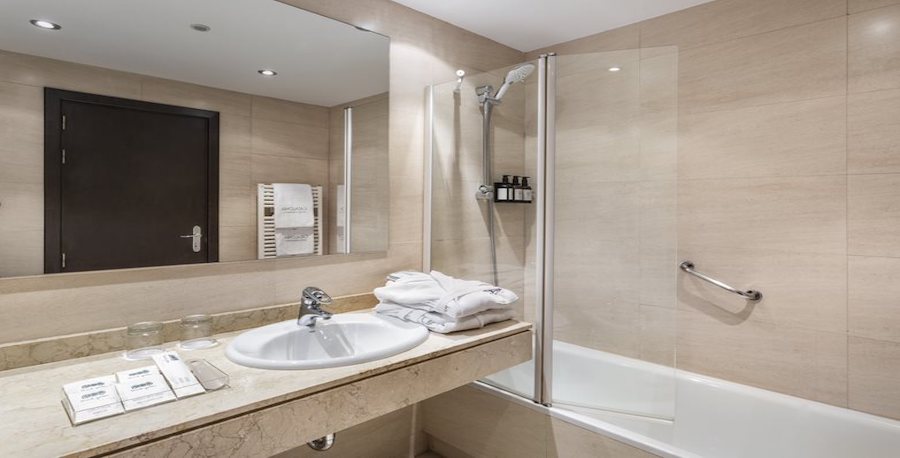 habitacion superior catalonia el retiro 05