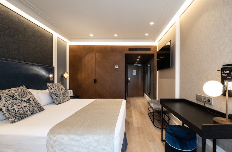 habitacion superior premium catalonia plaza catalunya 01