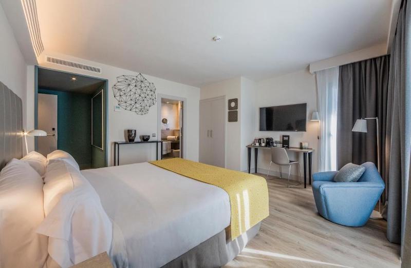 habitacion superior terrace catalonia granada 03