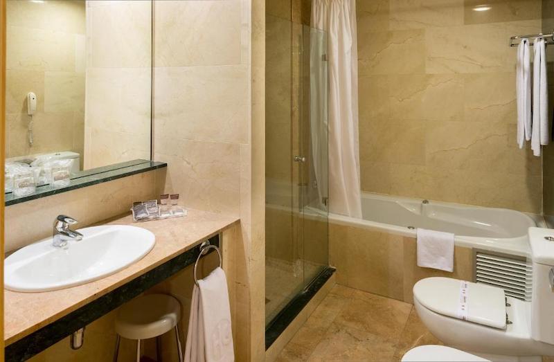 habitacion triple catalonia barcelona 505 05