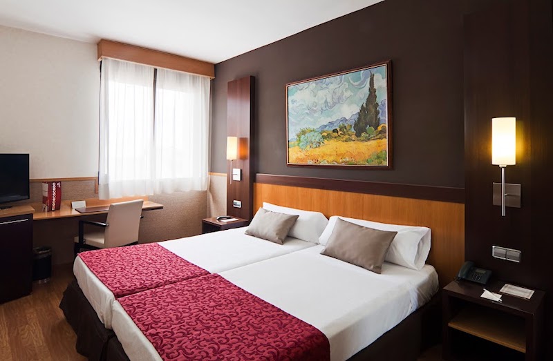 habitacion triple catalonia giralda 02