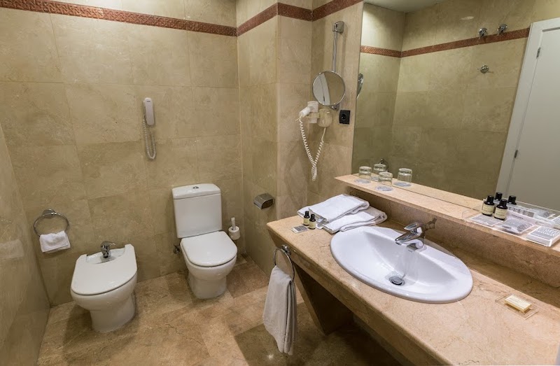 habitacion triple catalonia plaza mayor salamanca 05