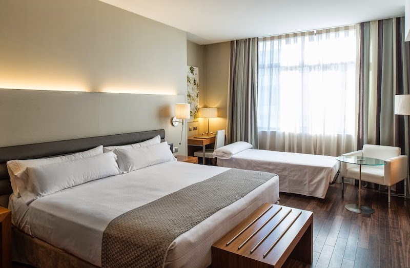 habitacion triple catalonia ramblas 02