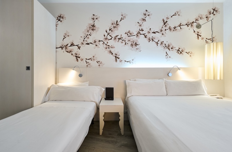 habitacion triple superior catalonia la boqueria 02