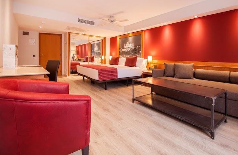 habitacion triple vista mar catalonia majorica 01