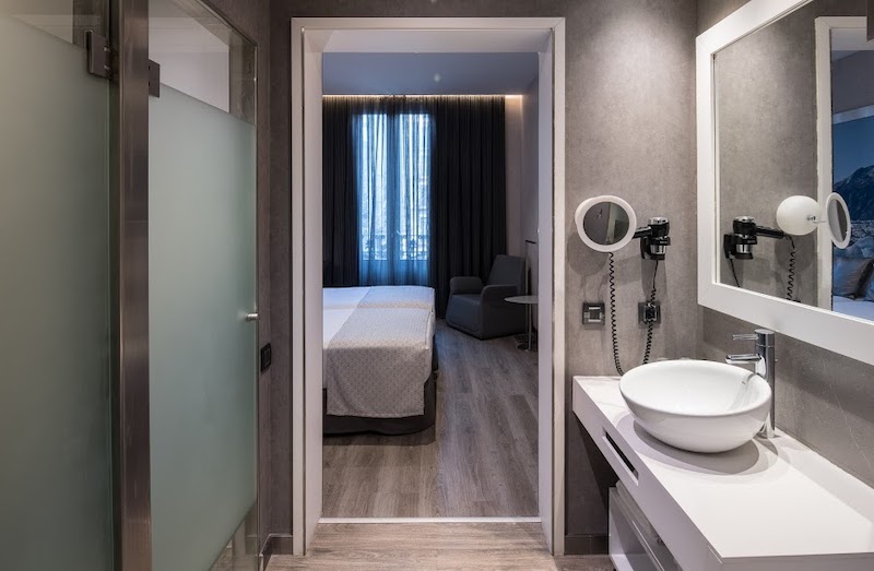 habitacion vista gran via catalonia gran via bcn 03