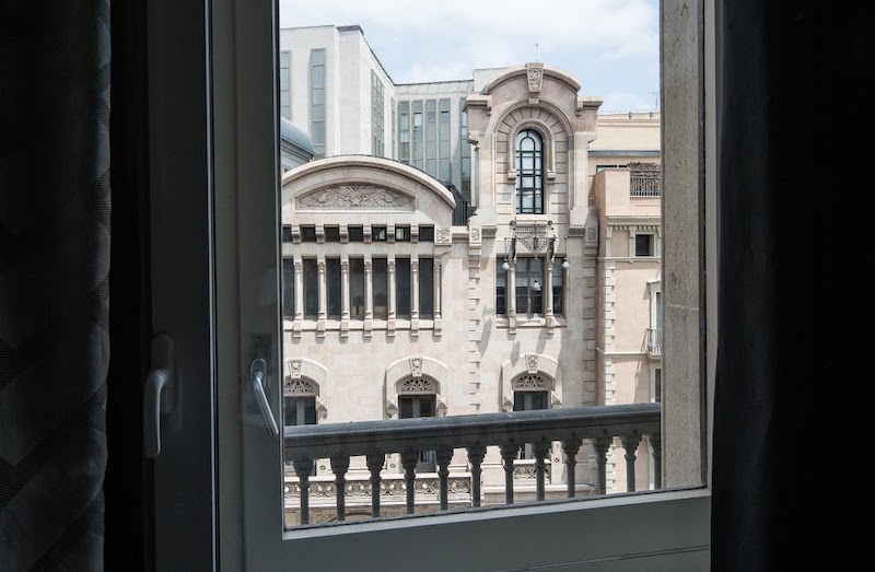 vista portal del angel catalonia portal del angel 04