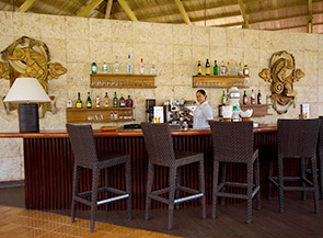 bar curacao catalonia punta cana