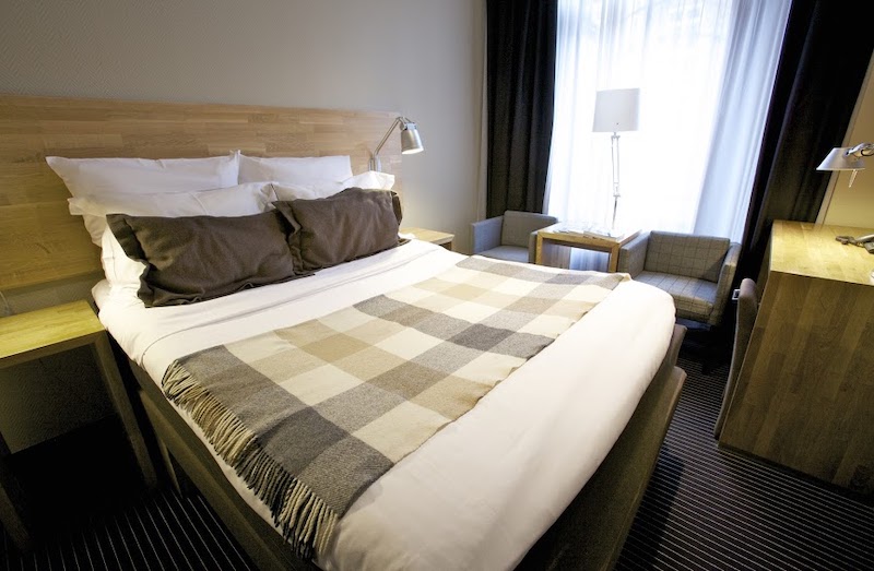 catalonia amsterdam doble pequena 02