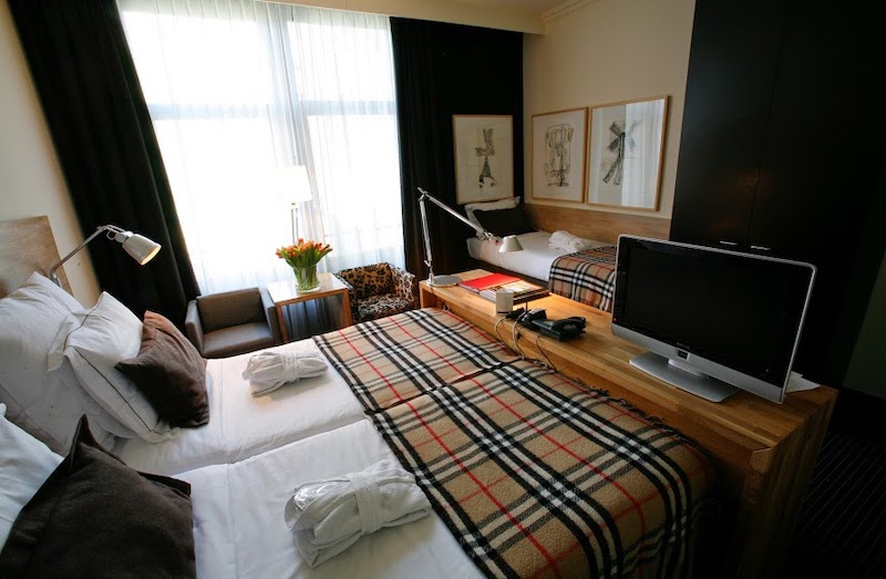 catalonia amsterdam triple 02