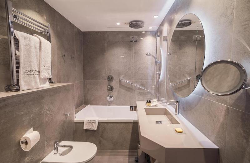 habitacion deluxe terrace catalonia gran via bilbao 06