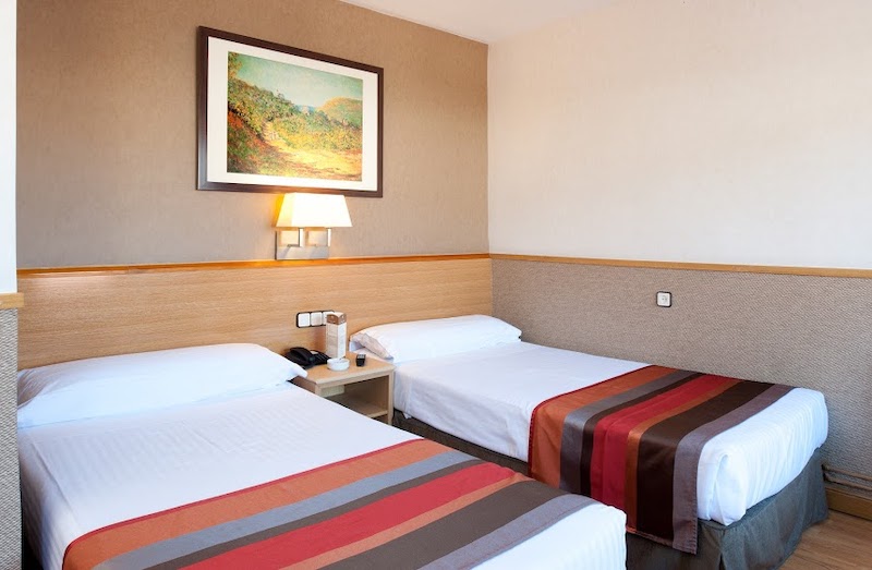 habitacion doble catalonia park guell 05