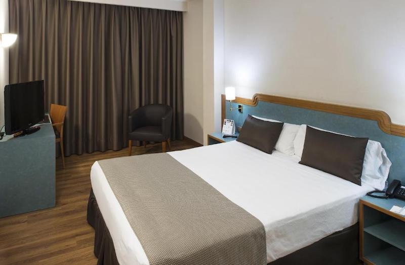 habitacion doble catalonia sagrada familia 05