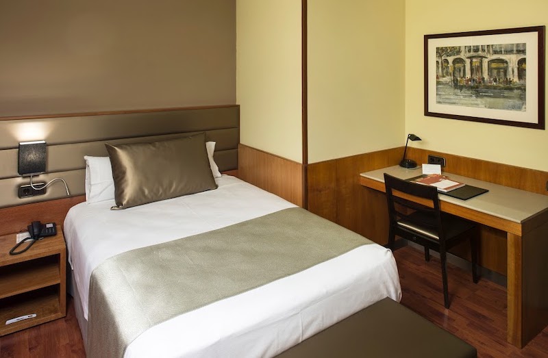 habitacion individual catalonia diagonal centro 02