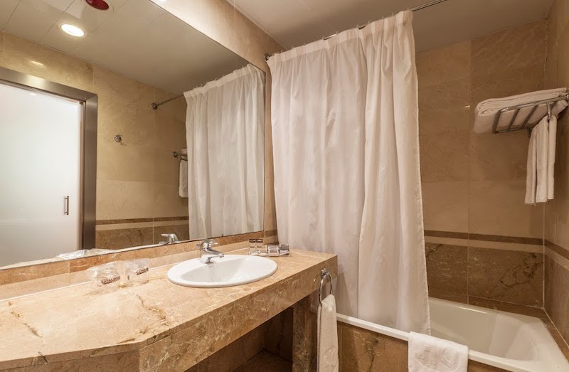 habitacion individual catalonia excelsior 01