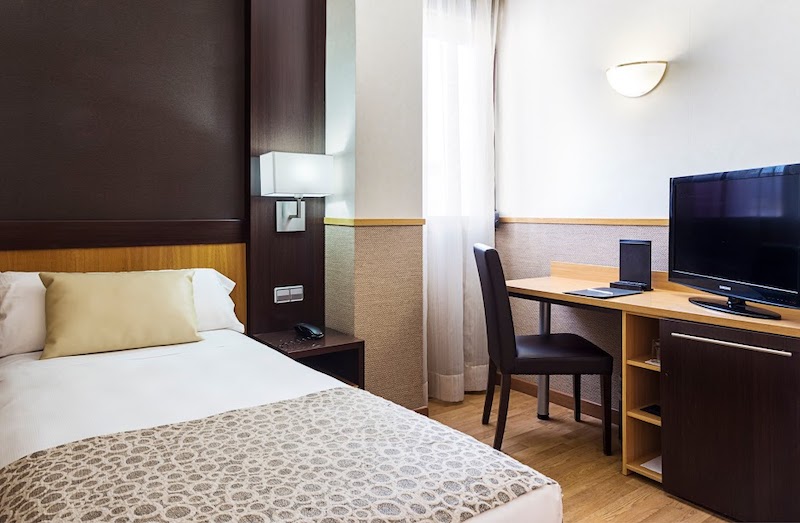 habitacion individual catalonia giralda 01