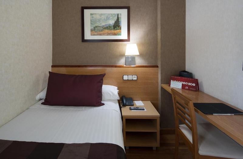 habitacion individual catalonia park guell 02