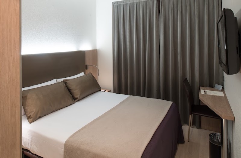 habitacion individual catalonia roma 01