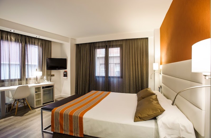 habitacion premium catalonia floridablanca 01