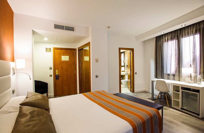 habitacion premium catalonia floridablanca 02