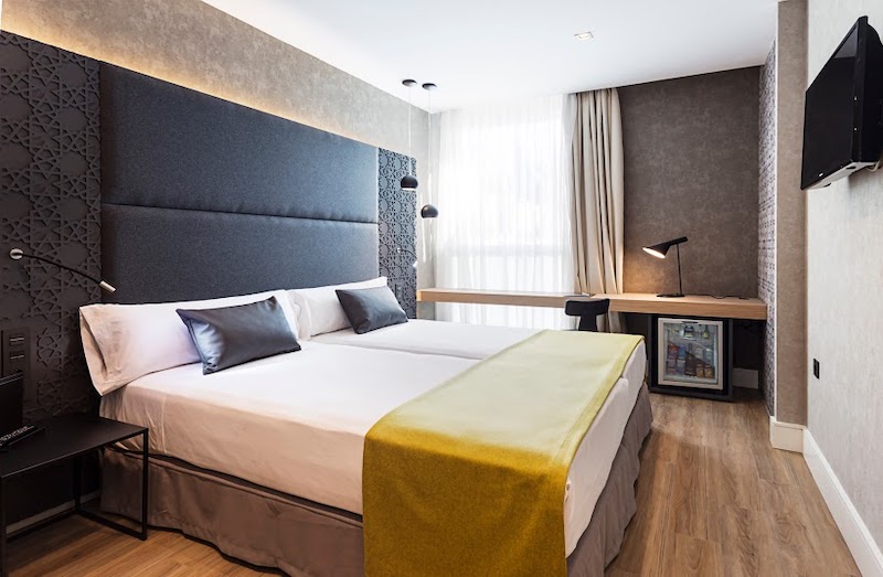 habitacion premium catalonia giralda 02