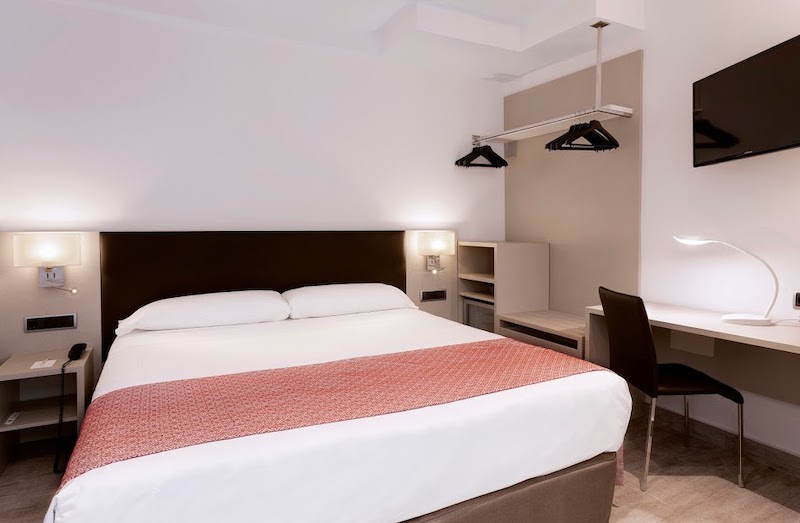 habitacion premium catalonia hispalis 01