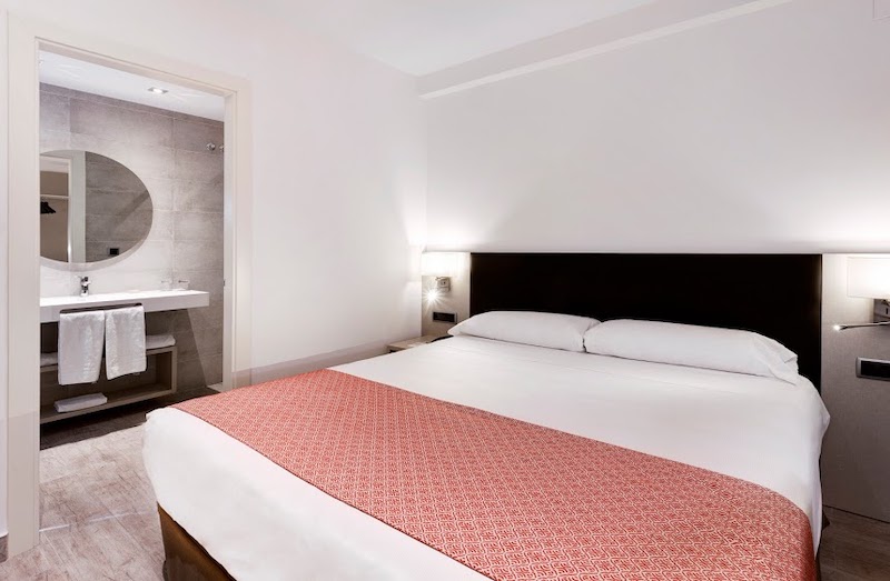 habitacion premium catalonia hispalis 03