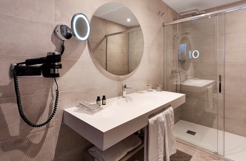 habitacion premium catalonia hispalis 04