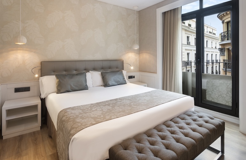 habitacion premium catalonia puerta del sol 03