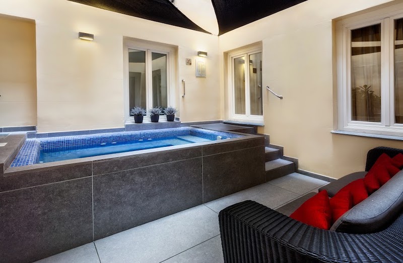 habitacion premium terrace con piscina privada catalonia plaza mayor 05