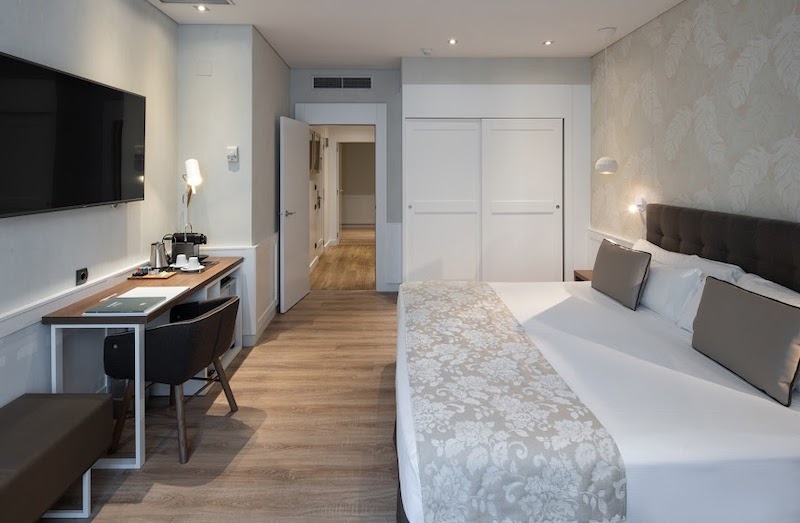 habitacion suite catalonia puerta del sol 03