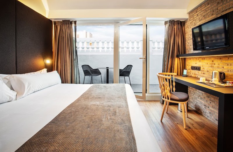 habitacion superior terrace catalonia gran via 01