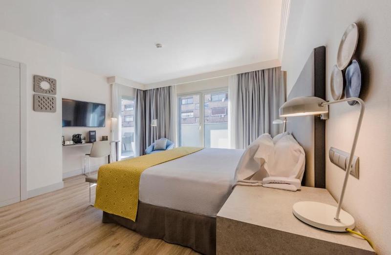 habitacion superior terrace catalonia granada 02