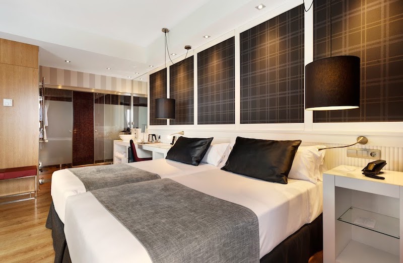 habitacion superior terrace catalonia reina victoria 01