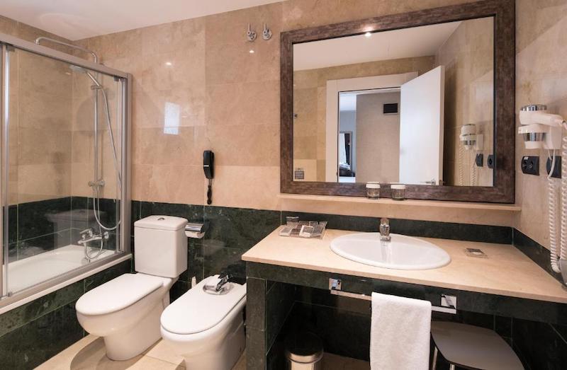 habitacion terrace catalonia born 05